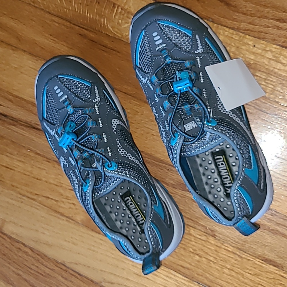 Khombu athletic sneaker water shoes women's size 8 leather upper